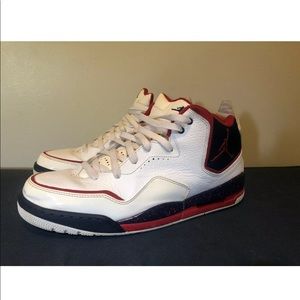 2011 Jordan 453980-101 shoes size 13.